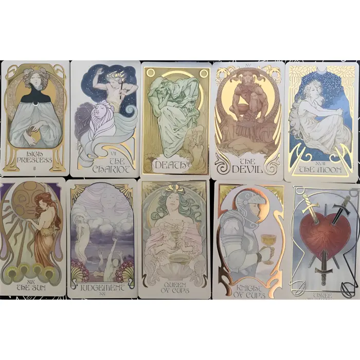 Карти Таро Ефірних видінь (Ethereal Visions tarot) із золотим покриттям.