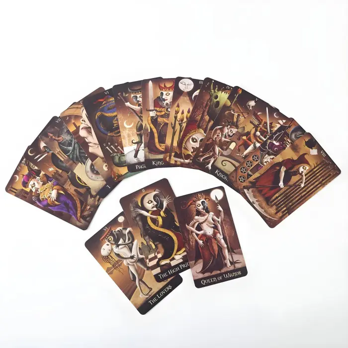 Карти Таро Шаленого Місяця (Deviant Moon tarot) у жерстяній коробочці