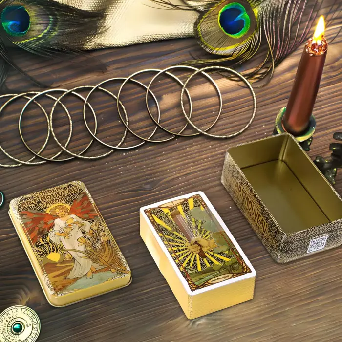 Таро Золоте Таро Ар Нуво (Golden Art Nouveau tarot). У жерстяній коробочці із золотим зрізом.